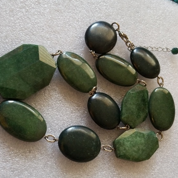Green stone necklace - Picture 5 of 5